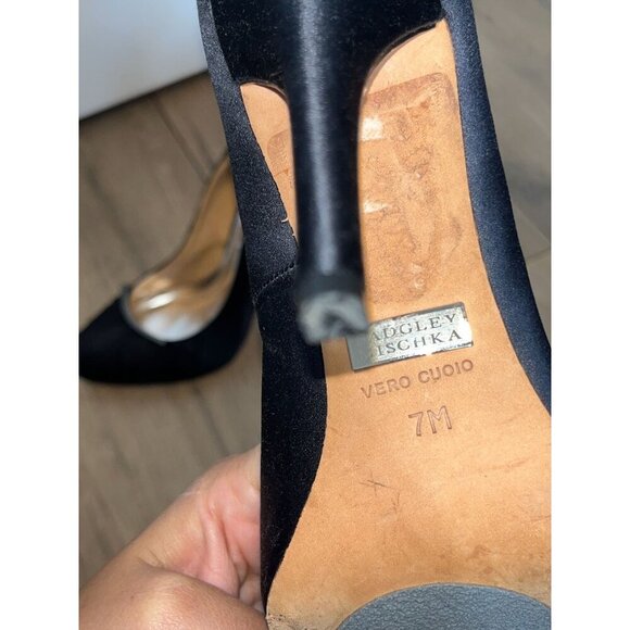 Badgley Mischka Black Satin Slip On High Heel Almond Toe Women's Pumps Size 7.5 - Picture 8 of 9